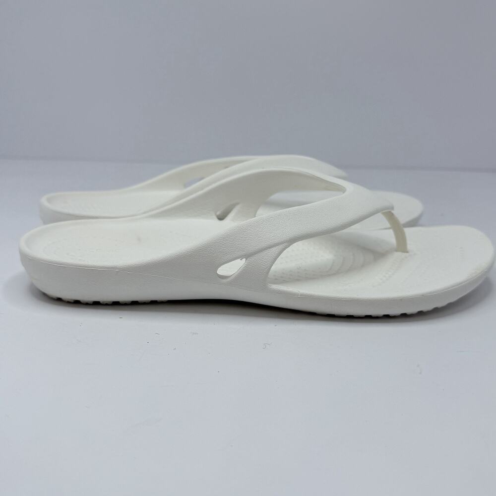 Crocs Kadee II Women's Flip Flop White Size 7 Walking Beach Vaca Costal Sandal
